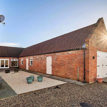 Вілла Finest Retreats - South Barn Winestead Екстер'єр фото